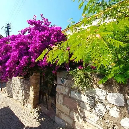 Sakli Karaburun (Izmir)