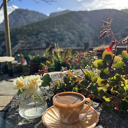 Sakli Karaburun (Izmir)